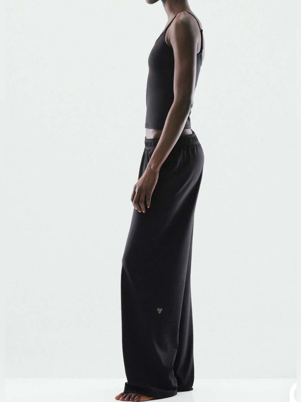 Aritzia Golden Women’s Butter Recovery Wide Leg Pants